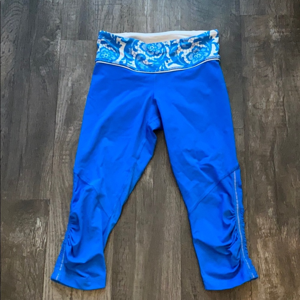 COPY - Lululemon capris great shape sz 4. blue/white